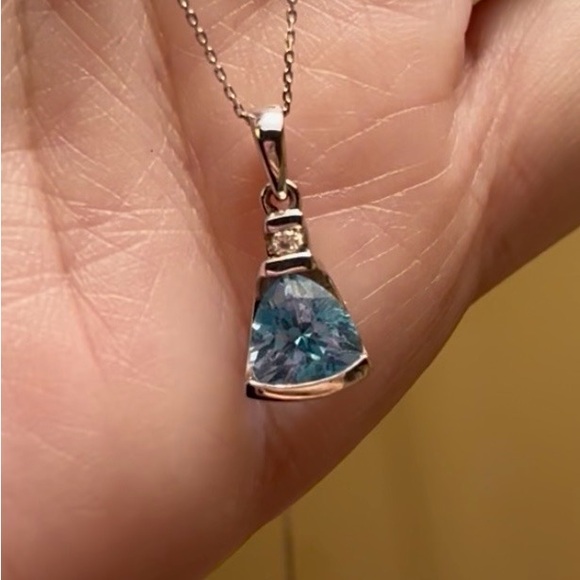 TRADE FOR JEN 10k WG Blue Topaz & Diamond Necklace - Picture 3 of 8
